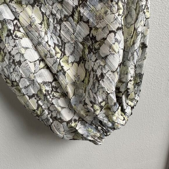 H&M Ruffle-trimmed Long Sleeve Blouse, Size X-Small - Picture 7 of 8